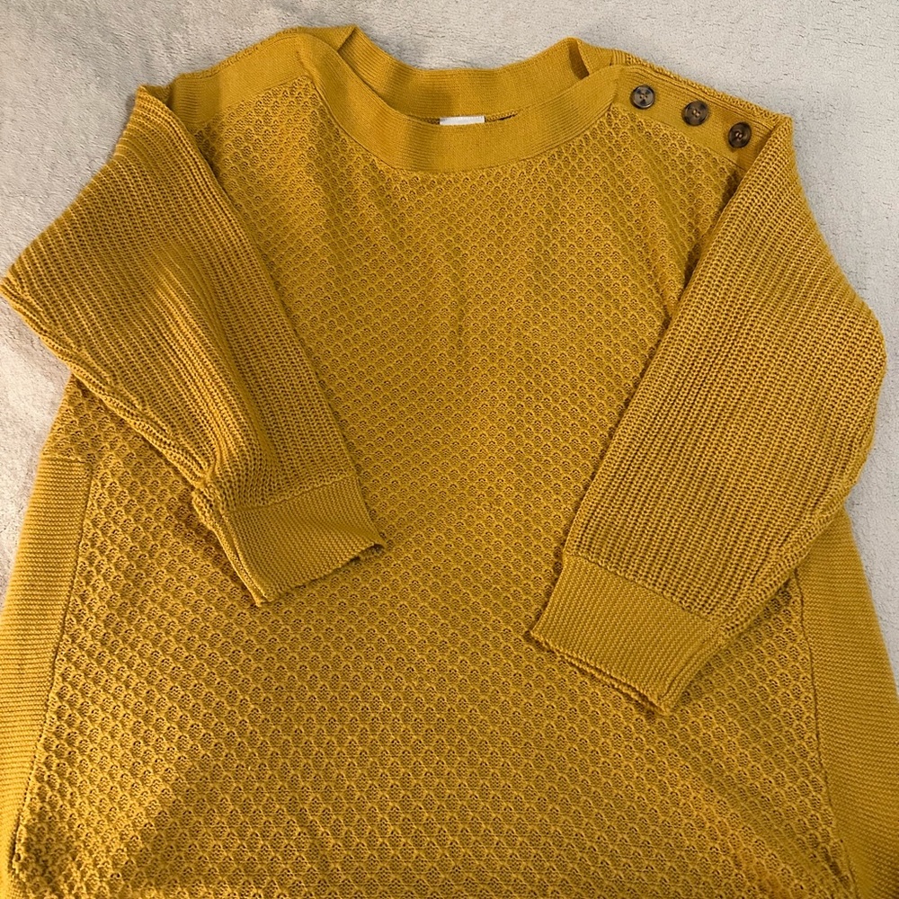 Mustard color sweater. Only worn once!!